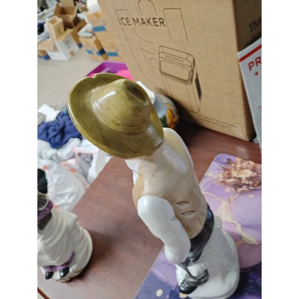 Vintage Homco Ceramic Old‎ Man Farmer Holding Carrots Figurine 15.5